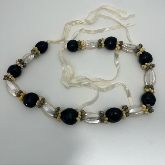 VTG Mini Shell & Lucite Chunky Ribbon Tie Necklace - Picture 3 of 13